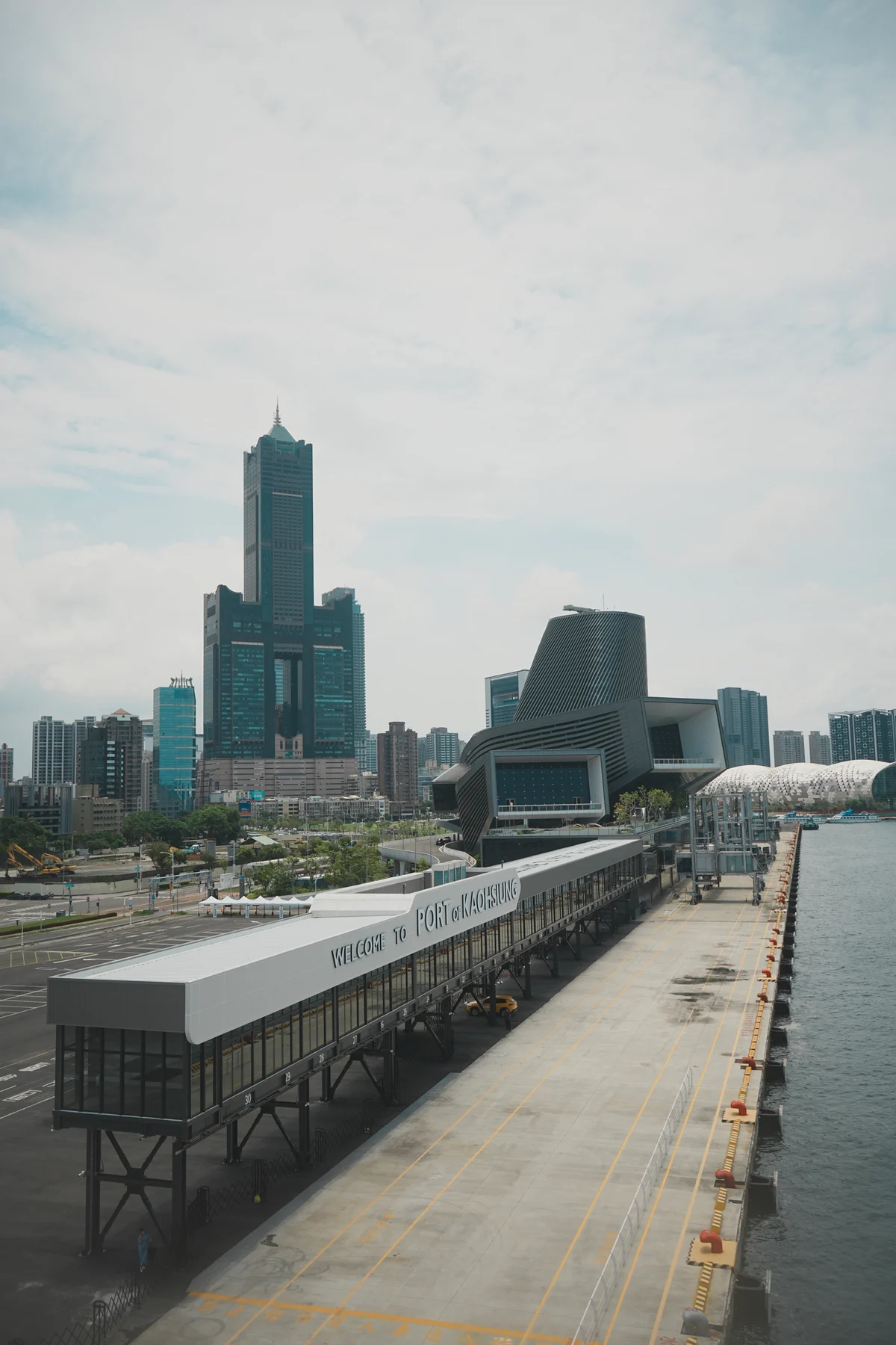 高雄港 #1 封面視覺