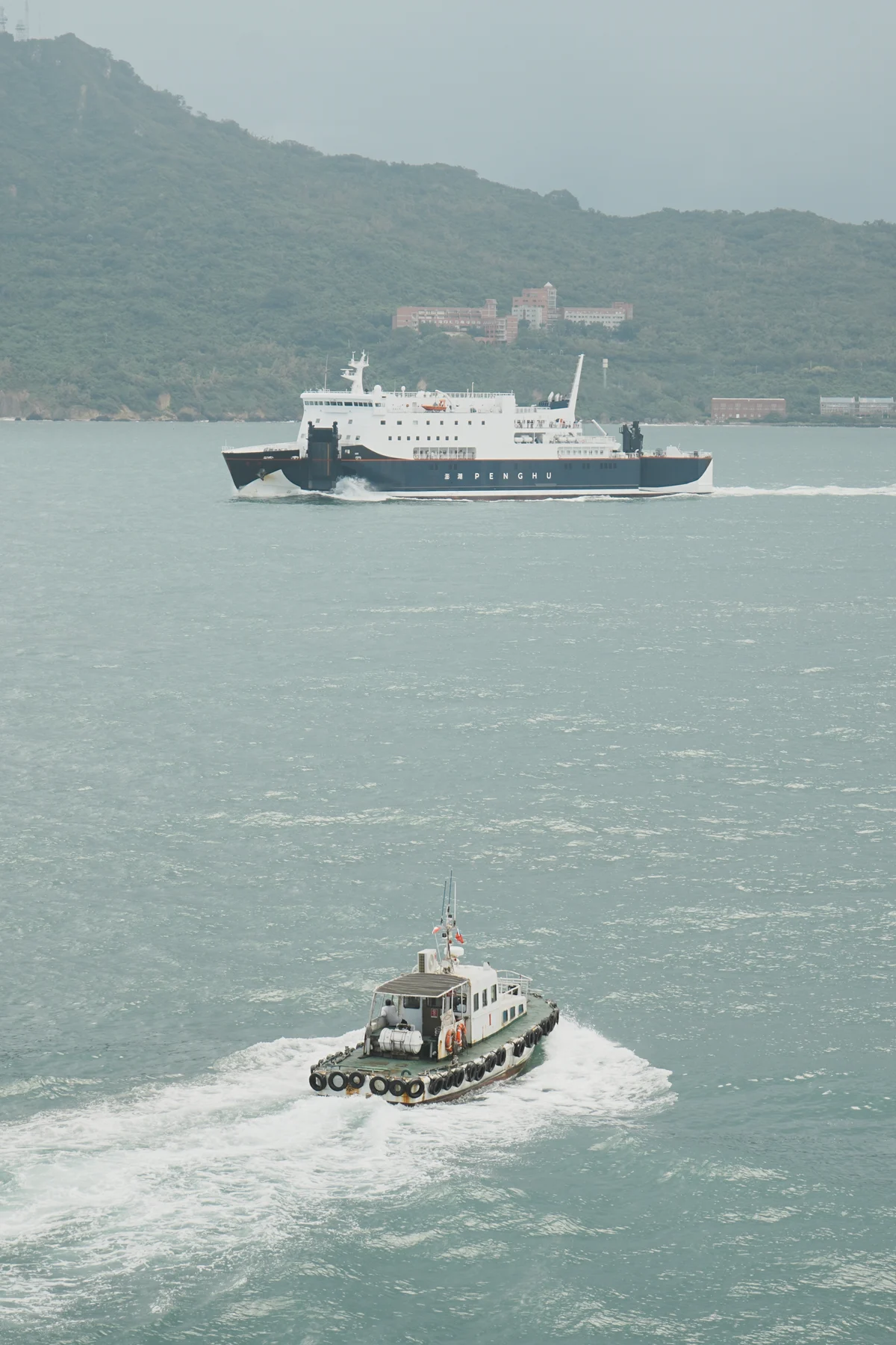 高雄港 #2 封面視覺